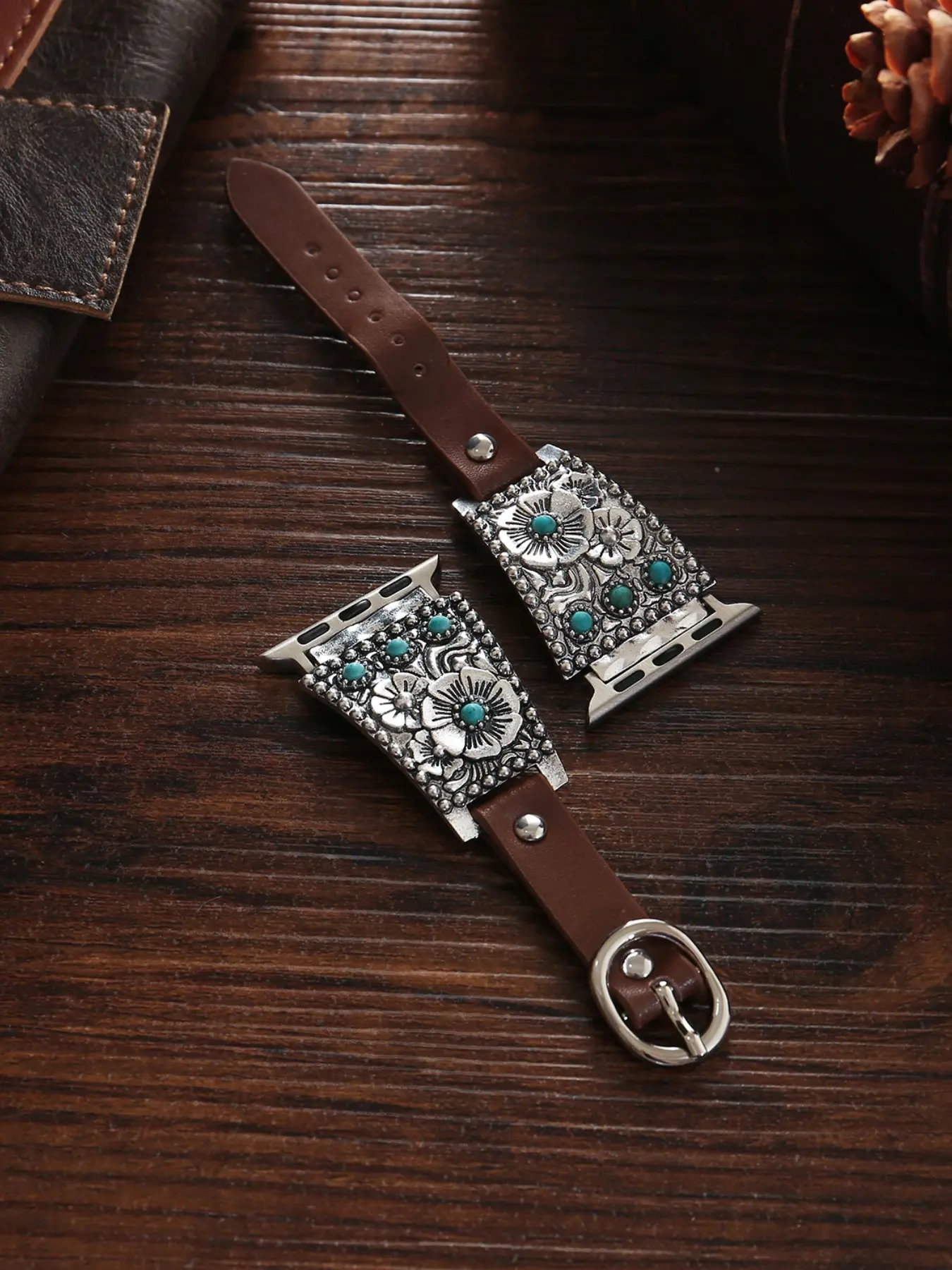 Leather strap compatible with Apple Watch women's strap (38/40/41/42/44/45/49 mm), Bohemian turquoise, designed in the style of the western retro ethnic, suitable for iWatch series 10, 9, 8, 7, 6, 5, 4, 3, 2, 1, SE, Ultra 2/1