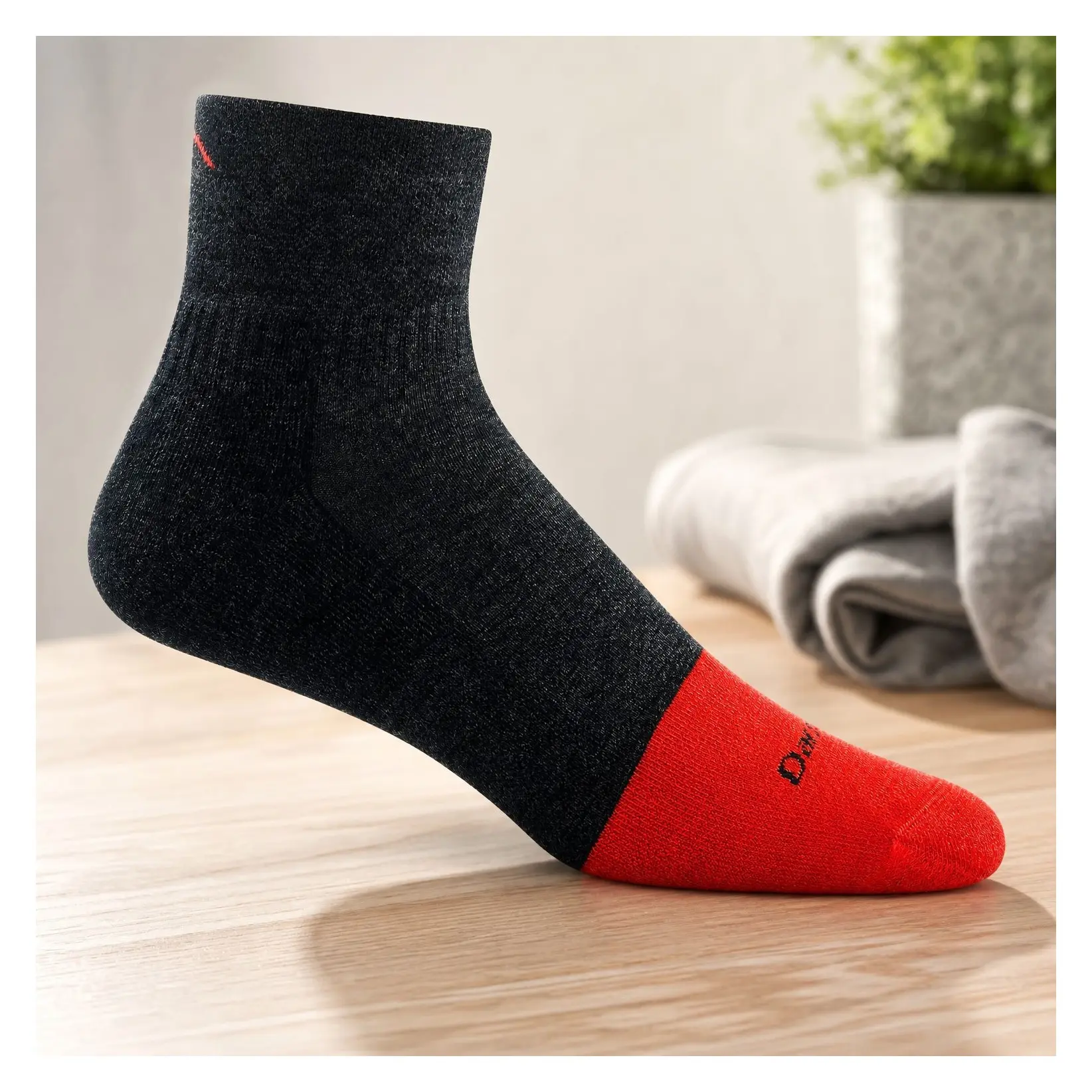 Steely Quarter Midweight Cushion Socks - 64% Merino Wool, True Seamless Toe, Keeps Feet Dry, All-Weather Performance, Arch Support, Pairs with Work BootsGift