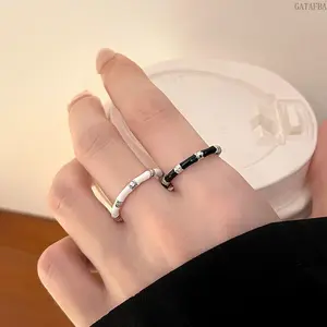 Simple Luxury Geometric Ring with Black and White Drip Glaze, Korean Minimalist Irregular Design for Men and Women