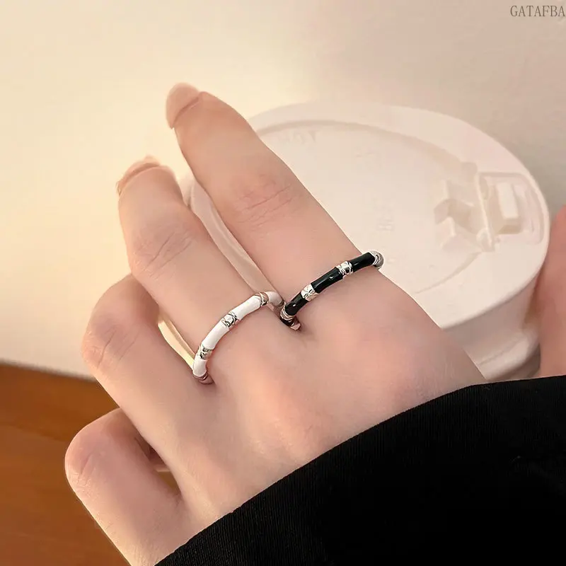 Simple Luxury Geometric Ring with Black and White Drip Glaze, Korean Minimalist Irregular Design for Men and Women