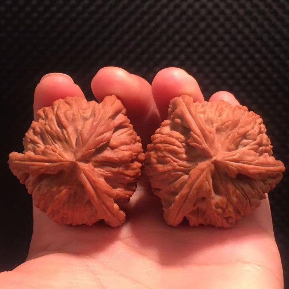 Peach Core Three-Sided Walnut No Splicing Lion Running Three-Path Stem Irregular Shape Toad Head Kirin Pattern Decor Ornaments