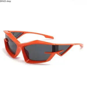 Oversized Futuristic Sunglasses for Streetwear Travel and Daily Wear, Lightweight Fashion Eyewear With Wide Frame and UV400 Protection