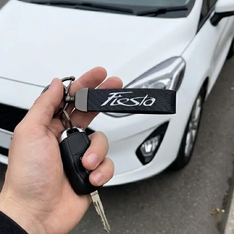 Car Keychain for Ford Fiesta, Carbon Fiber Texture Leather Key Fob Accessory, Minimalist Key Holder for Fiesta MK5 MK6 MK7 MK8, Car Interior Decoration Gift, Car Key Accessories