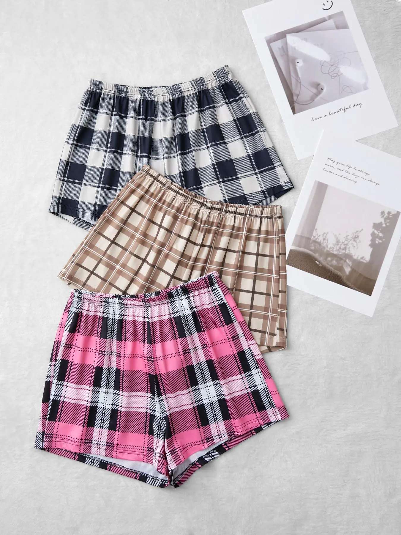 Three-Pack Women's Sleep Pants, Casual Plaid Print Short Pants, Pajama Shorts, Soft and Comfortable, Natural Waist, All Seasons