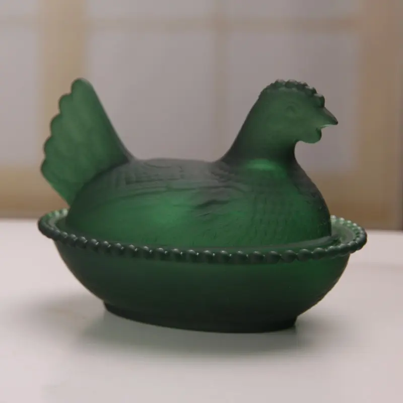 The colorful glass chicken-shaped candy storage jar with a lid - perfect table or desk decoration item, reusable - suitable for candies, snacks, jewelry or desktop decorations, storage items, kitchen accessories