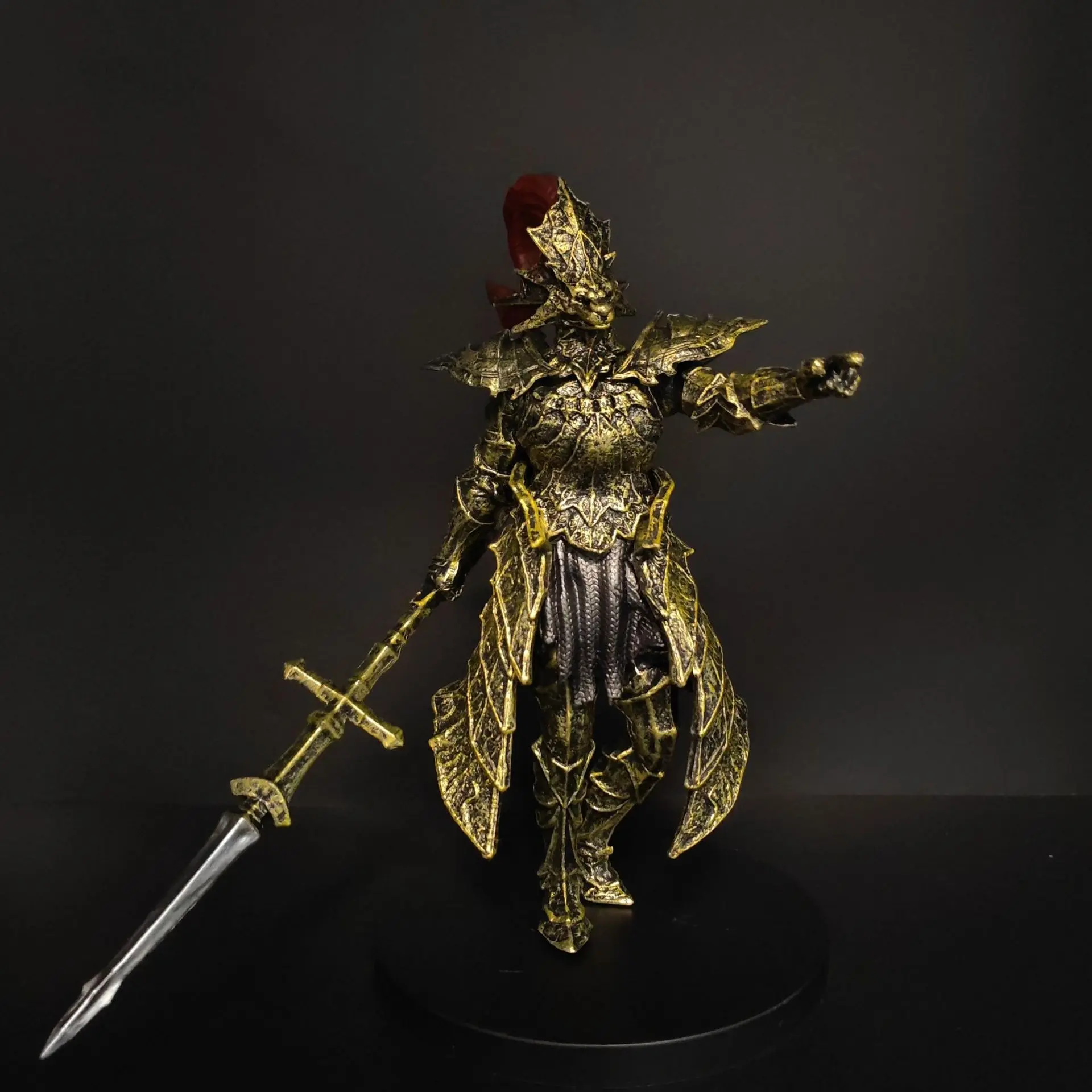 Dark Souls Dragon Slayer Statue, Scale Armor Knight Figurine, Dark Fantasy Boss Resin Collectible Model, Gamer Desk Decor Gift