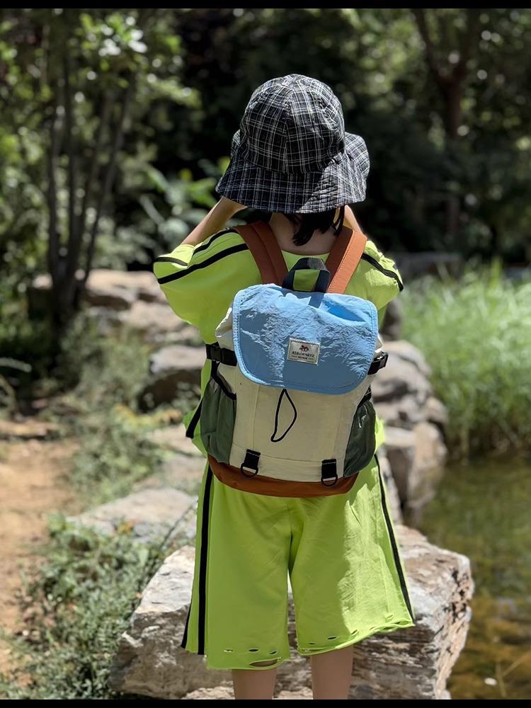 New Korean-style trendy and cool large-capacity children's backpack for travel, outdoor hiking, and kindergarten use for boys and girls