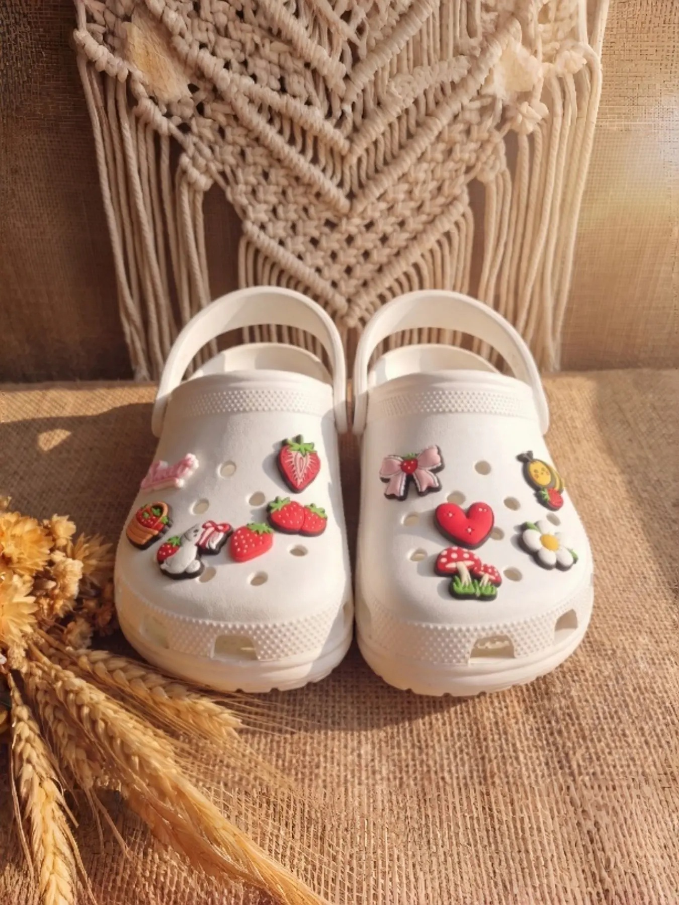 9pcs Cartoon Strawberry Bunny Shoe Accessories, PVC Soft Gel DIY Detachable, Holiday Gift, All Seasons, Fun & Creative Design, Shoe Charms
