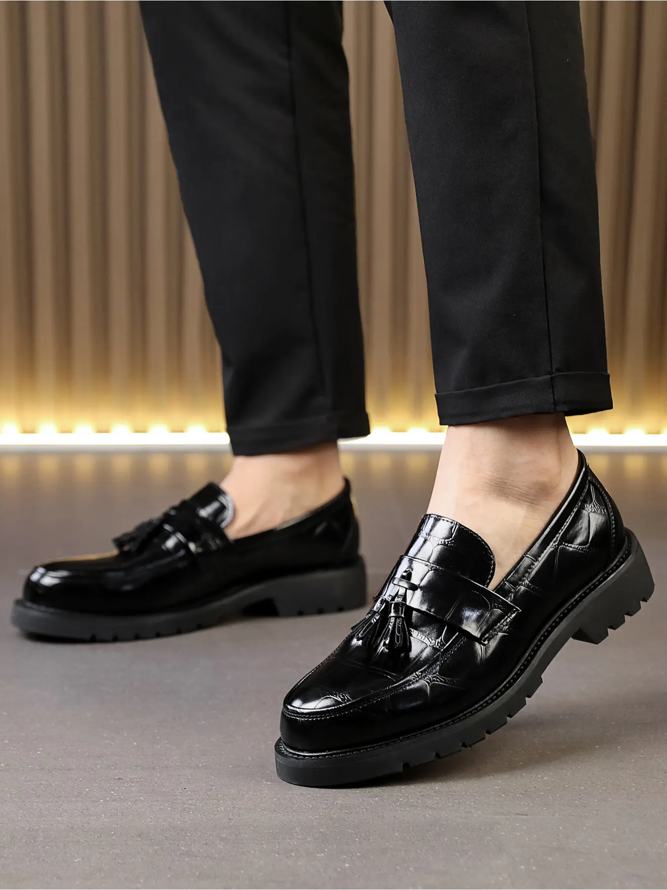 Men's Solid Color Loafers, Lightweight Breathable Round-Toe Formal Shoes Walking Shoes Rubber for Business and Daily Wear Footwear