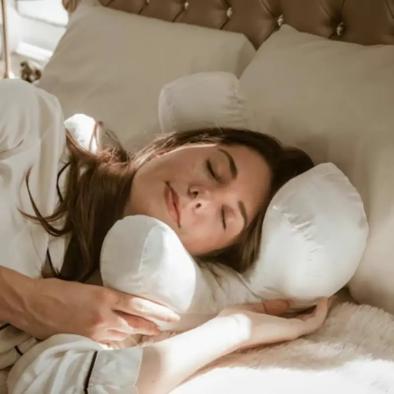 Beauty Pillow, Memory Foam Filled, Washable Silk Case, Soft Facial Pillow, Premium Comfort, Ideal for Home & Travel