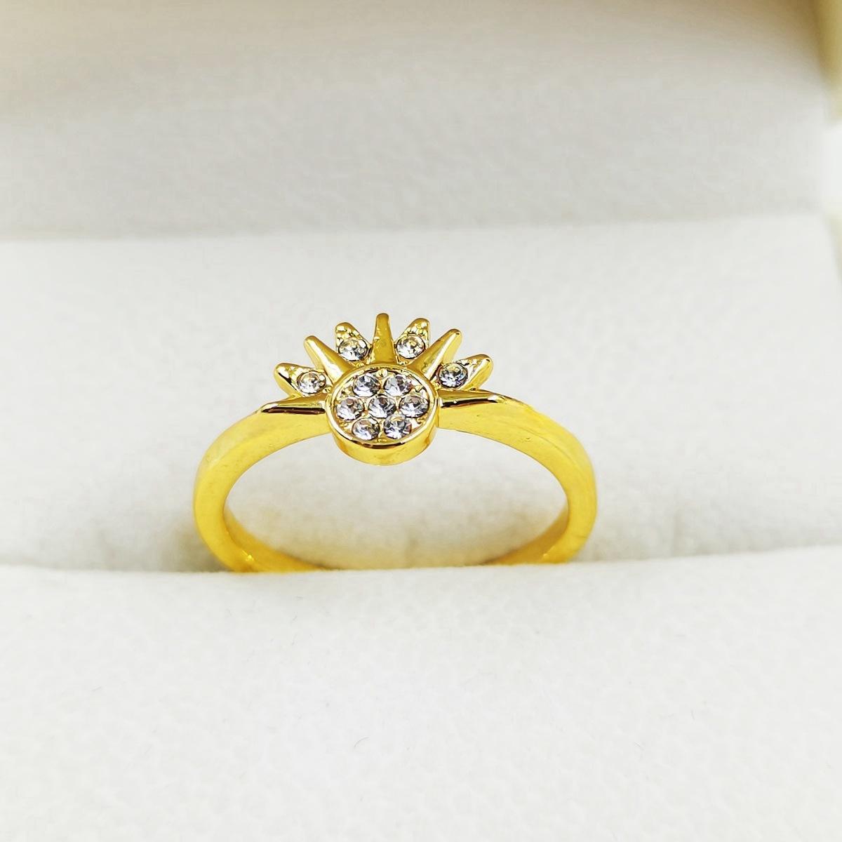 European American Simple Shiny Sun Moon Blue Inlaid Crystal Celestial Couple Stackable Ring Set