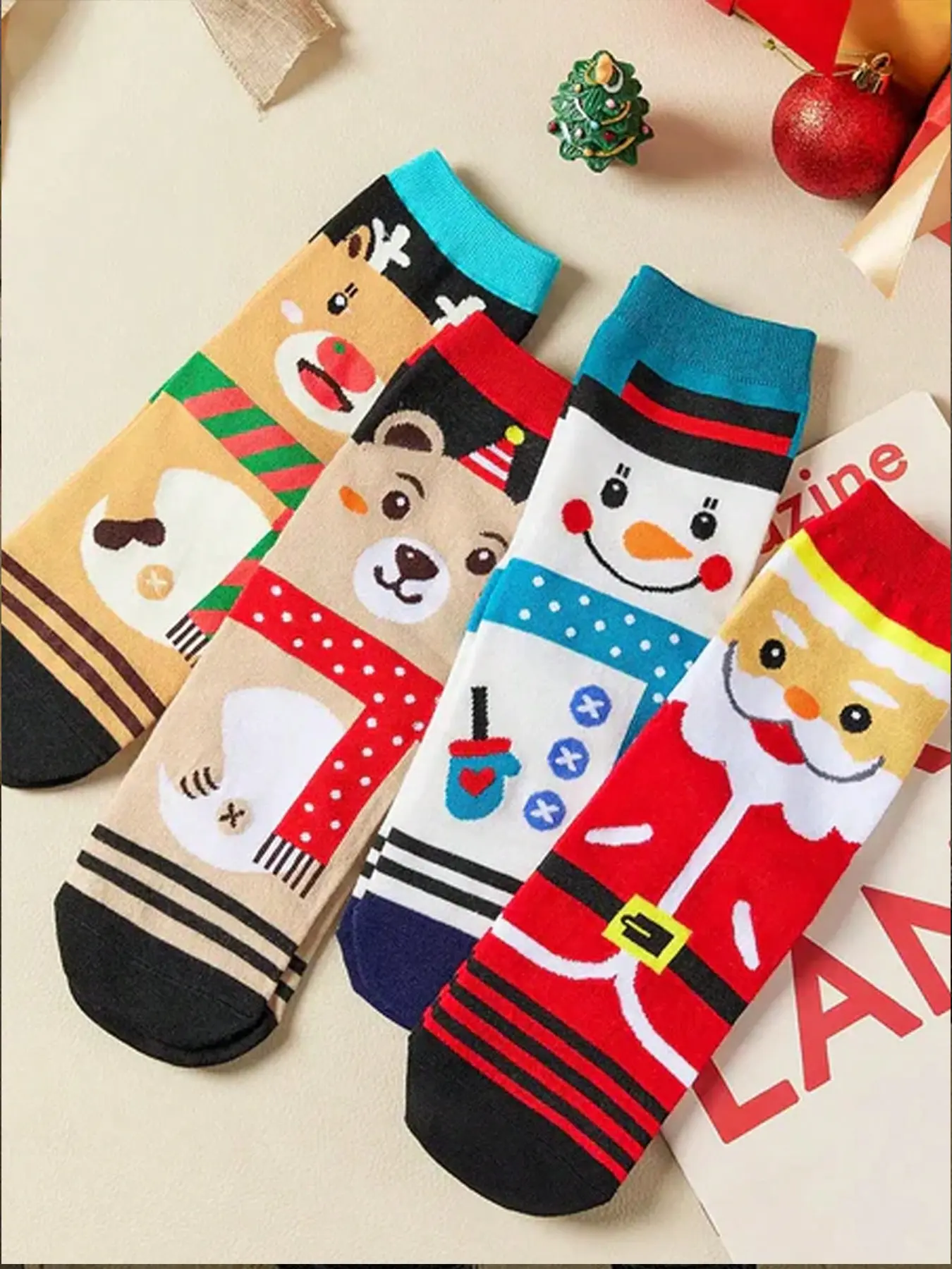4 Pairs Santa Claus Snowman Pattern Mid-Calf Socks, Perfect for Christmas Wear, Festive Holiday Footwear, Unisex Christmas Socks