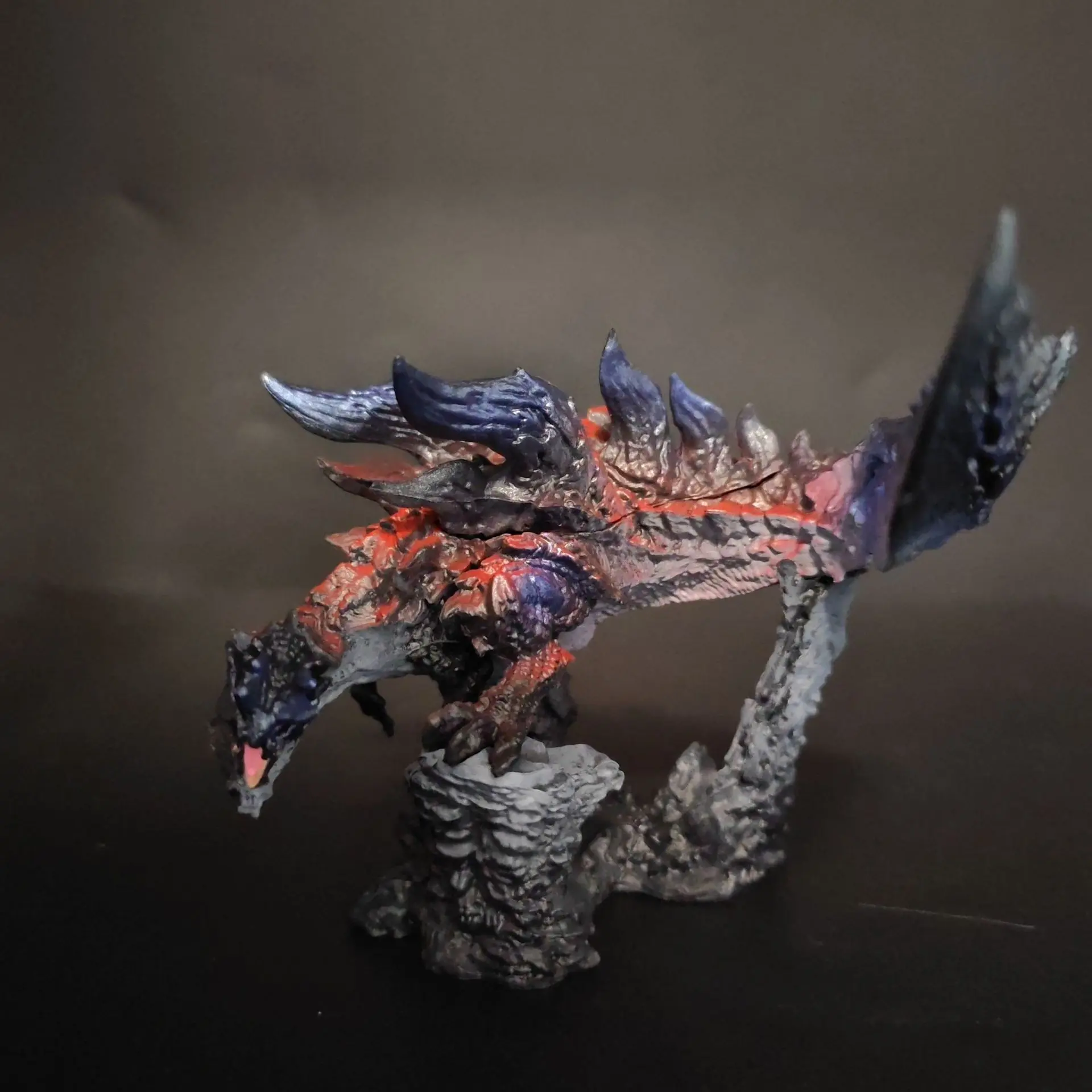 Monster Hunter Dragon Slayer Fire Dragon World Anime Model Figure Figurine, Desktop Decoration Toy, Collectible Handmade Craft