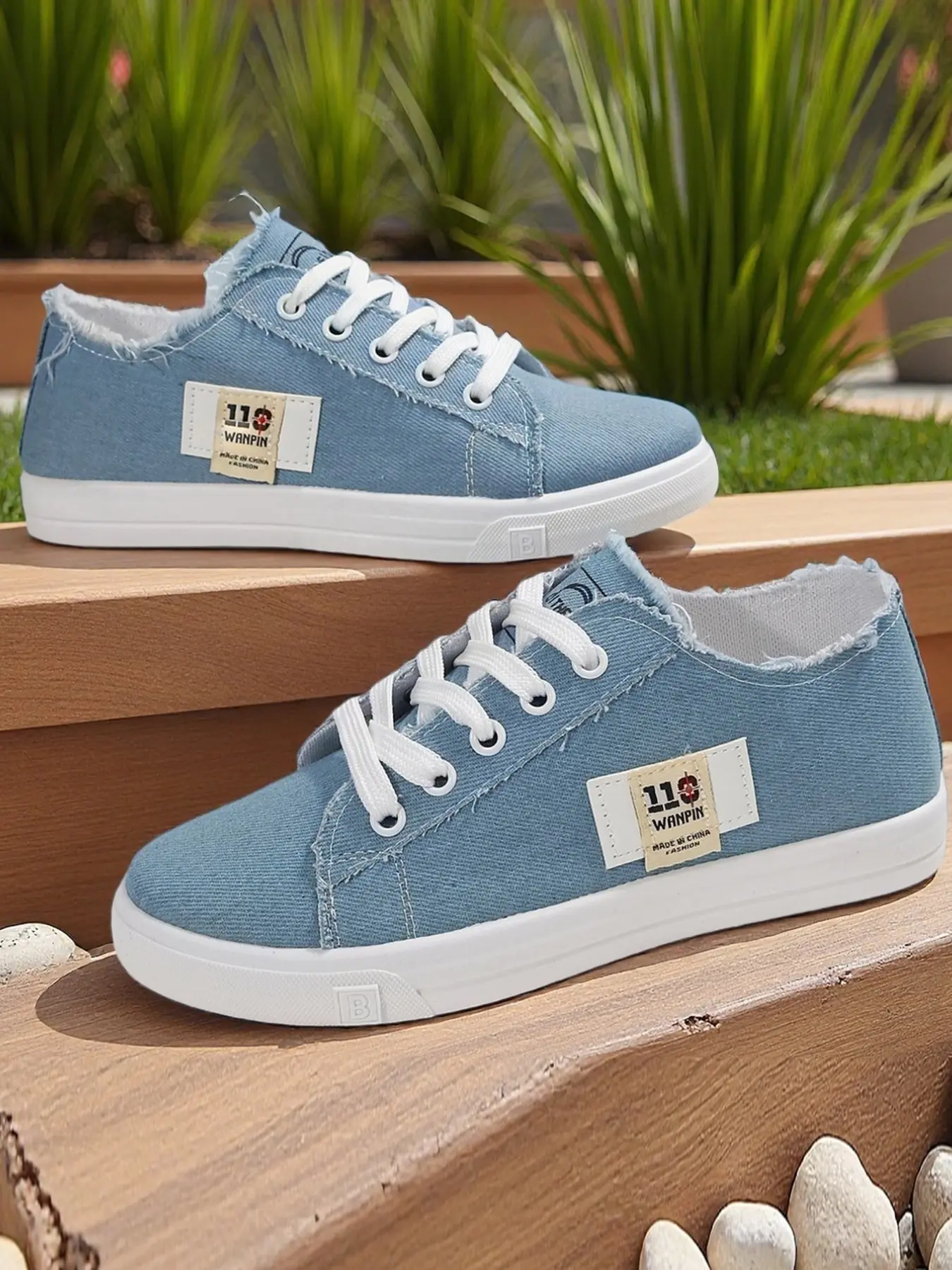 Women's Frayed Edge Denim Canvas Athletic Trainer Shoes, Low Top Lace-Up Lightweight Flat Casual Walking Skateboard Shoes, Vintage Distressed Denim Board Sneakers