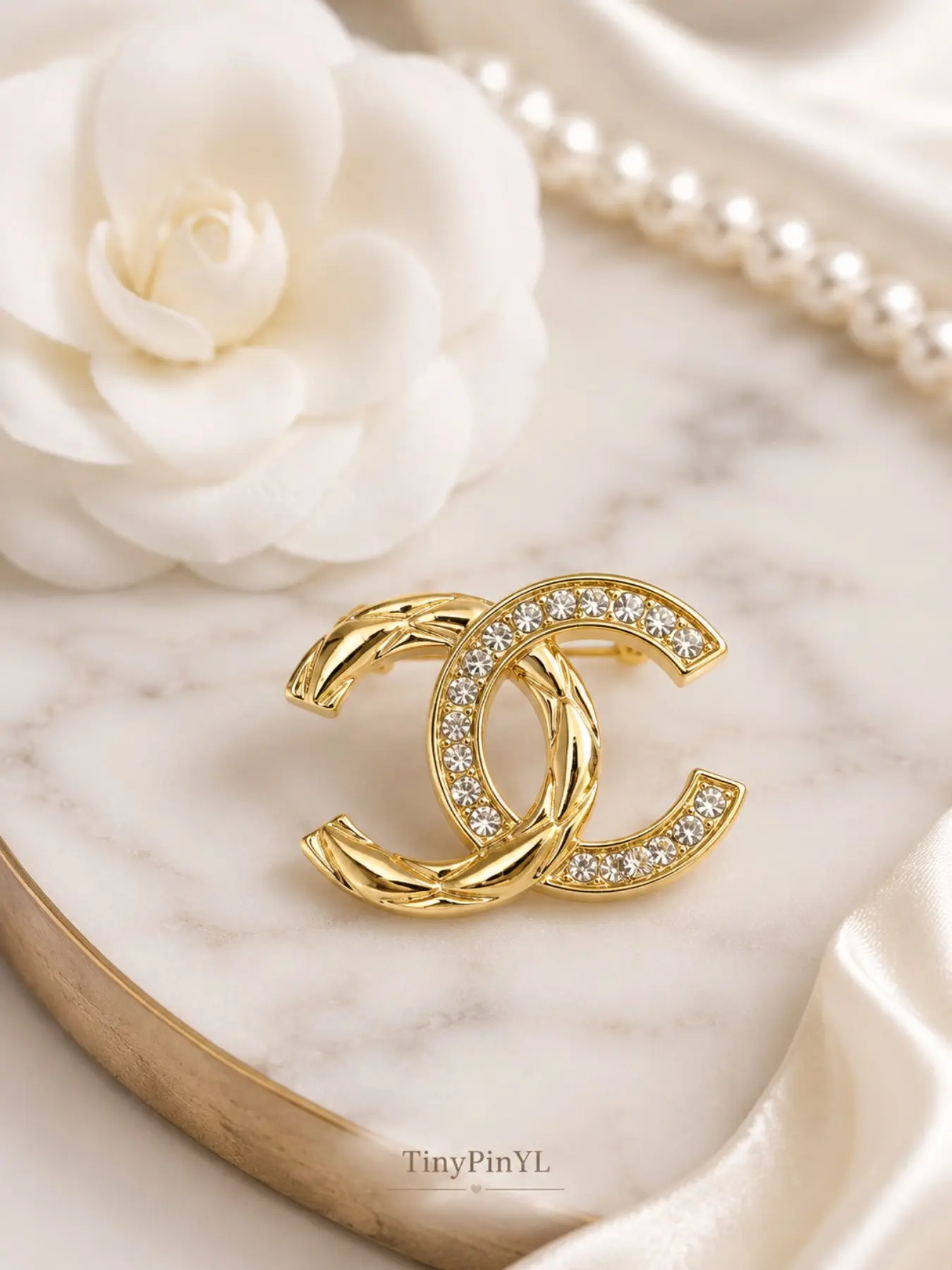 Women's Elegant Commuter CC Brooch, Dual Color Pearl Strand, Floral Rhinestone Design, Perfect for Collars, Hats, Scarves, Necklaces, Bags
