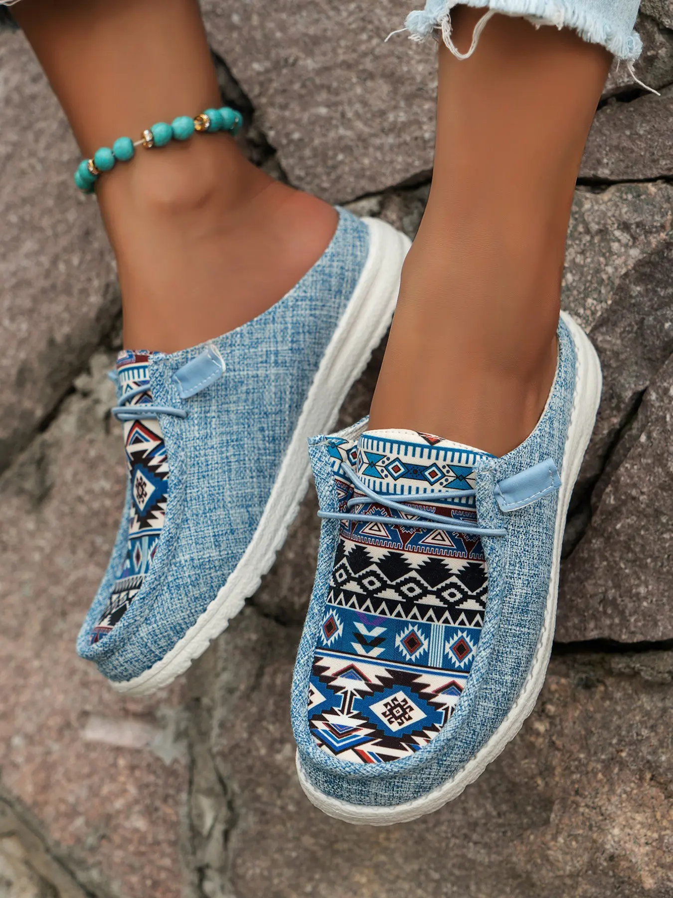 Women's Fall Slip-On Mules, Fashion Closed-Toe Loafers, Flat Ethnic Style, Comfortable Daily Wear, Stylish Plain Bottom Shoes, Casual Shoes