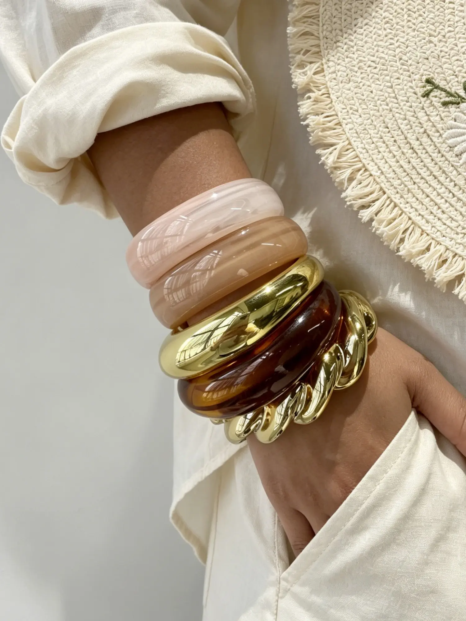 6 Pcs Women's Fashion Bracelets, Elegant Chunky Spiral Acrylic Open Cuff Set, Casual All-Season Jewelry for Parties and Daily Wear