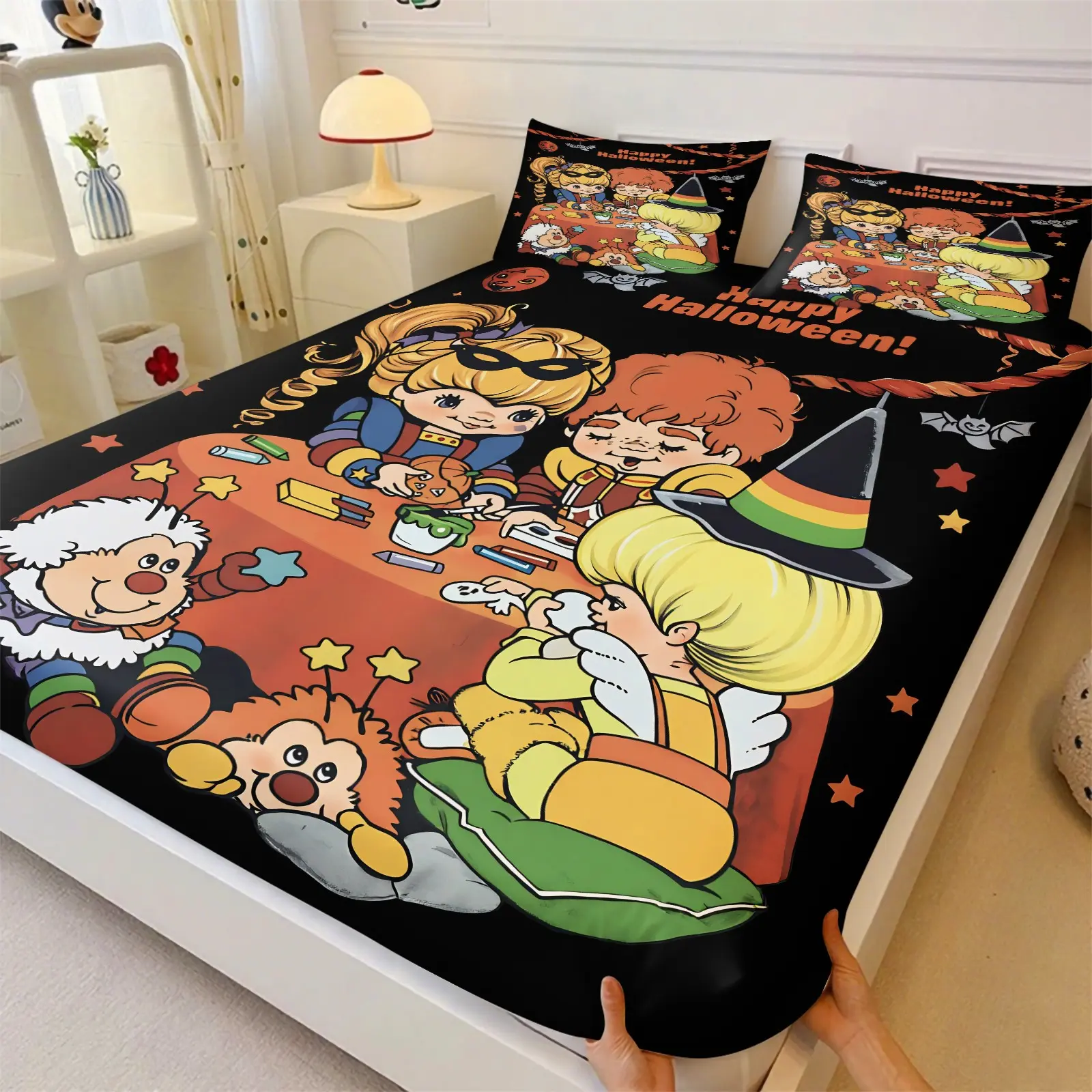 Lovely Retro Halloween Cartoon Themed Fitted Sheet Set, Include 1 Bedspread and 2 Pillowcases without Core, Vivid Full Page Cartoon Printed Comforter Cover, Classic Black Tone Festive Decorative Bedcap