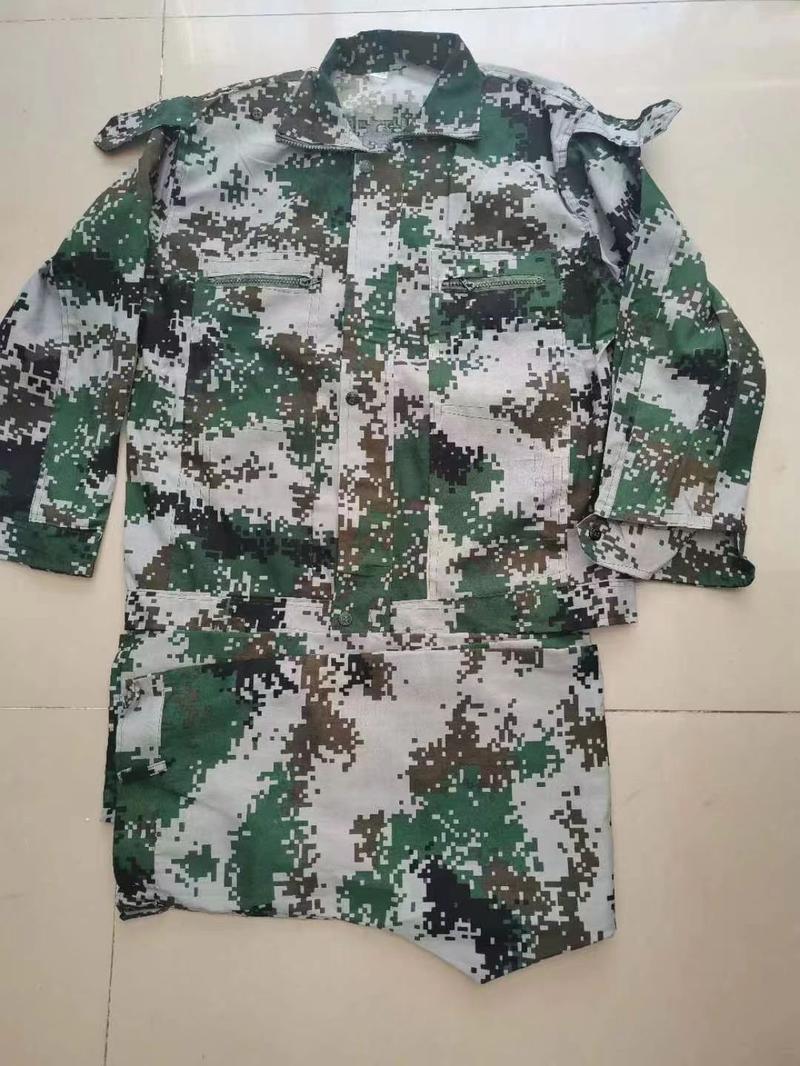 Student Campus Training Camouflage Uniform Cloth with Patches and Scars Camouflage Uniform Outdoor Expansion Training Work Uniform
