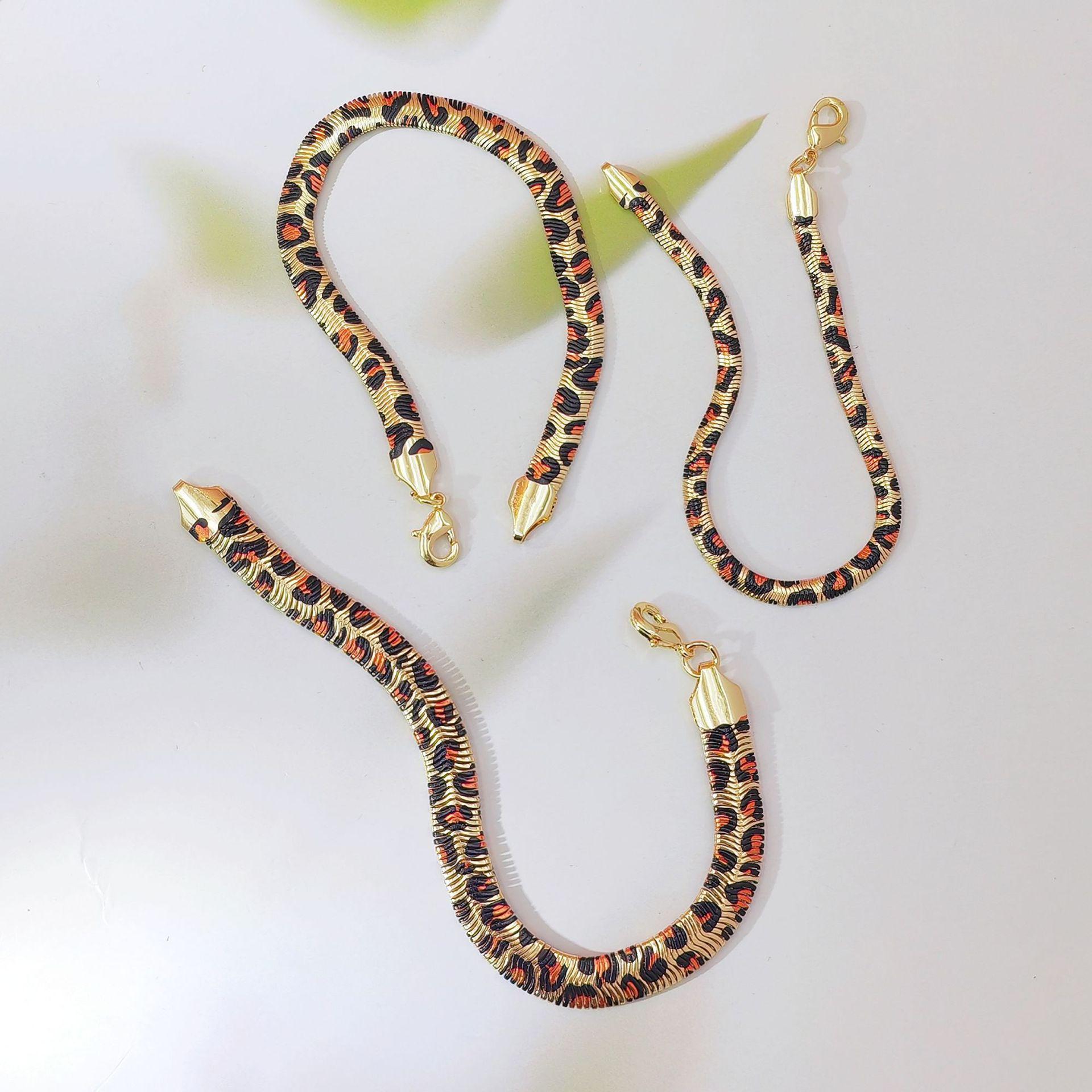 2026 New Leopard Print Bracelet for Women, Trendy Y2K Baddie Aesthetic, Mocha Moccacore Minimalist Luxury Design, Bold Statement Fashion Jewelry for Daily Wear, Parties & Street Style Outfits