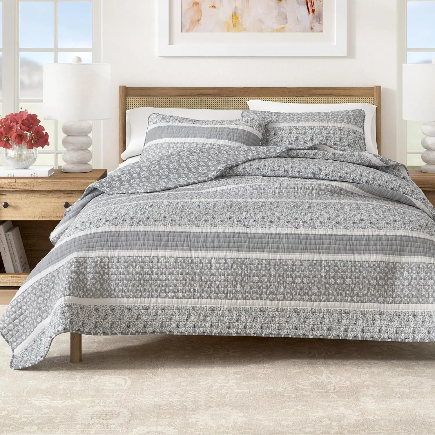 Striped Set - 3-Piece King/California King Size Paisley Bedding Set - Lightweight, All-Season, Reversible Bedspread (Grey)