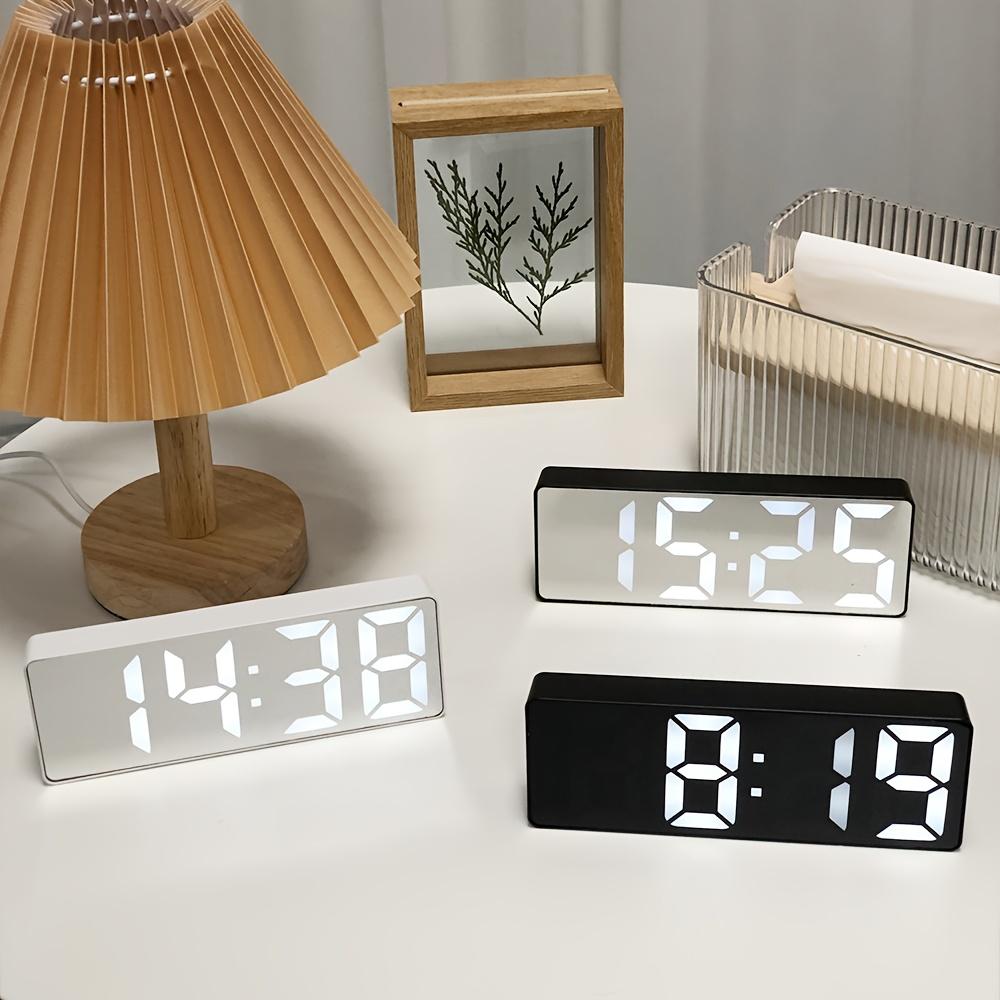 1pc LED Mirror Table Alarm Clock |   Digital Display, USB Powered, Snooze Function, Modern Rectangular Design with Plastic Frame, ≤36V Operating Voltage |   Ideal for Bedroom Or Office Decor