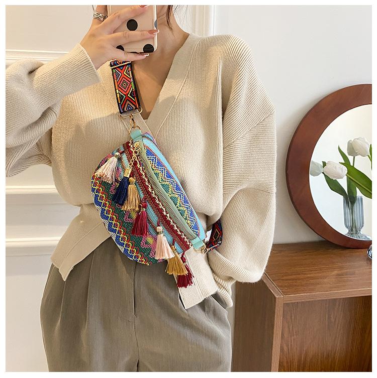 Ethnic style lace women's chest bag 2026 summer new tassel shoulder bag fashionable ethnic style women's chest bag