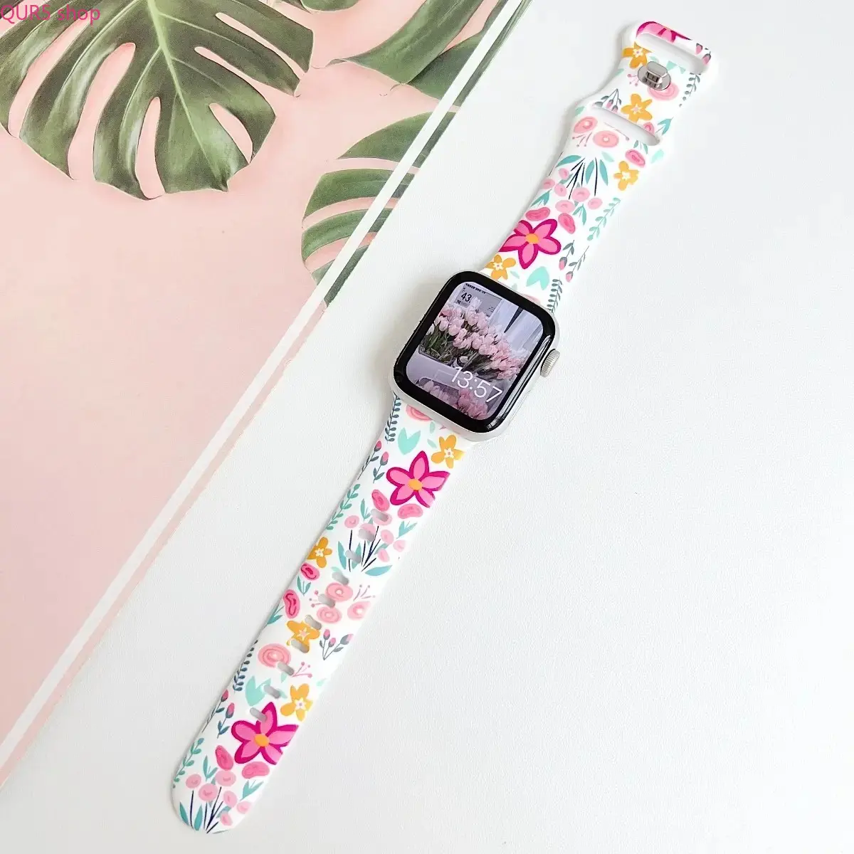 Vivid floral printed silicone Apple Watch band, soft skin-friendly comfy wrist strap, fresh trendy decorative accessory fit Apple Watch Series 1 through 11. Suitable for daily commuting and casual leisure outfits. Flower pattern design, watch band only, w