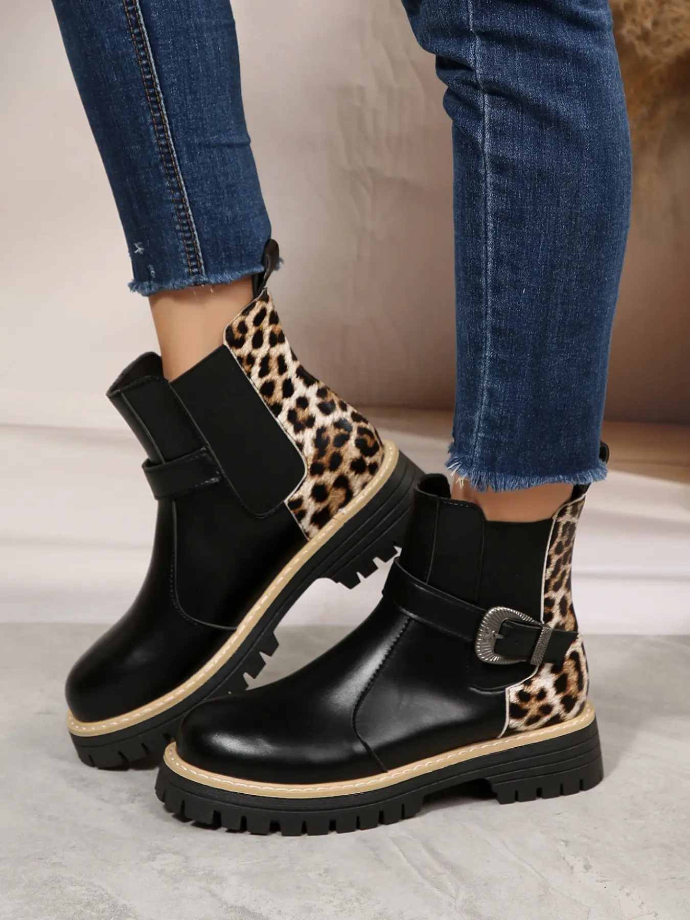 Women's Vintage Patchwork Chelsea Boots, Fall Winter Thick Sole Chunky Heel Boots, Buckle Round Toe Ankle Boots, Durable and Comfortable