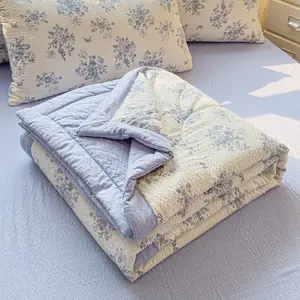 Summer Blanket, Ultra-Soft Air Conditioning Throw, Ideal for Bedroom and Living Room, Lightweight and Comfortable