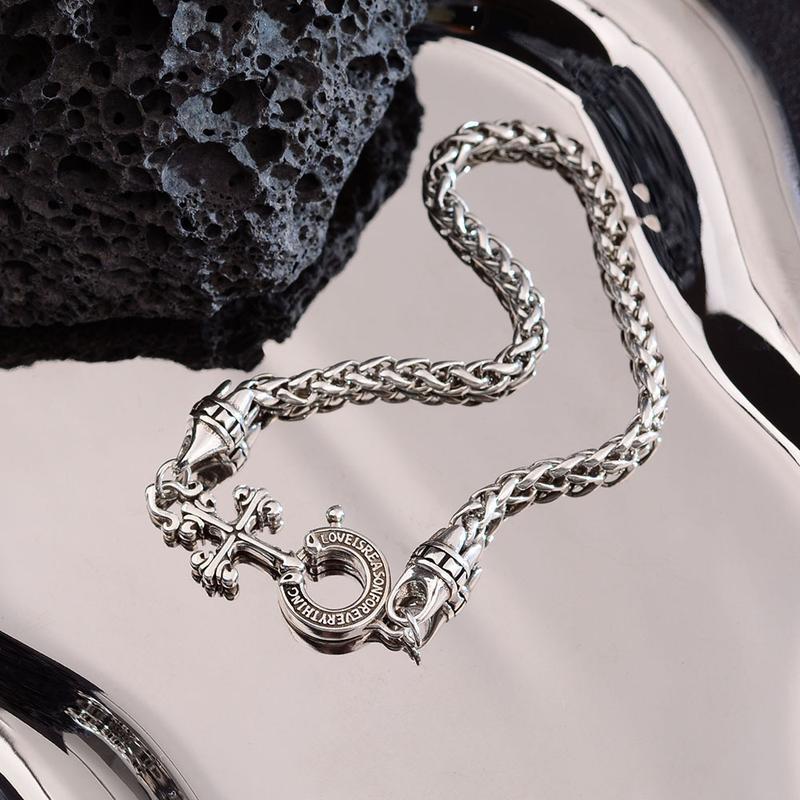 Silver-Plated Cuban Chain Bracelet with Retro Cross Charm, Vintage Horseshoe Clasp Design, November Birthstone Accent Bracelet for Men & Women, Elegant Jewelry for Daily Wear, Parties & Gift Occasions