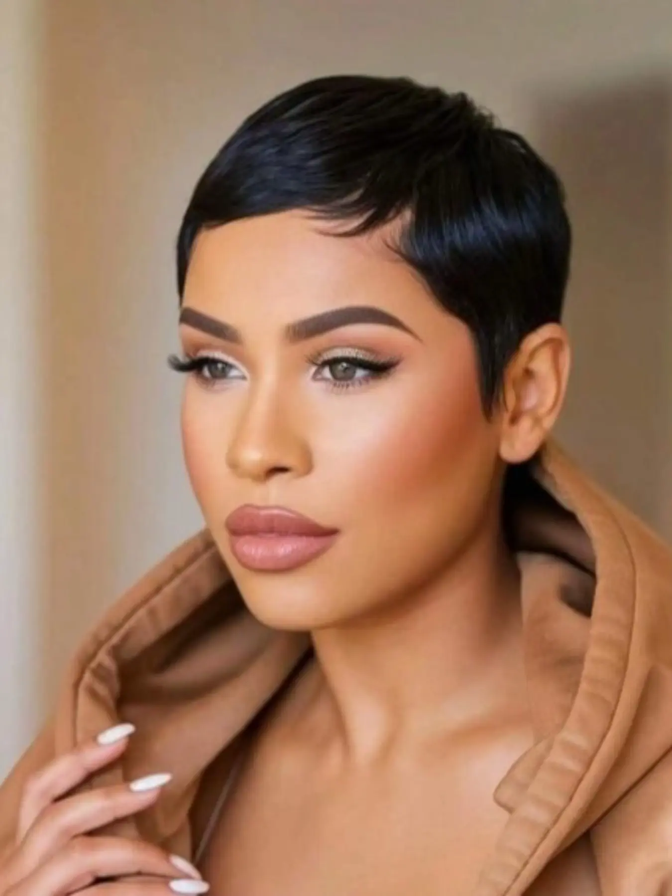 Short Pixie Cut Wigs for Women, Natural Wavy Layered Short Wigs, Stylish Hair Accessories for Everyday Wear