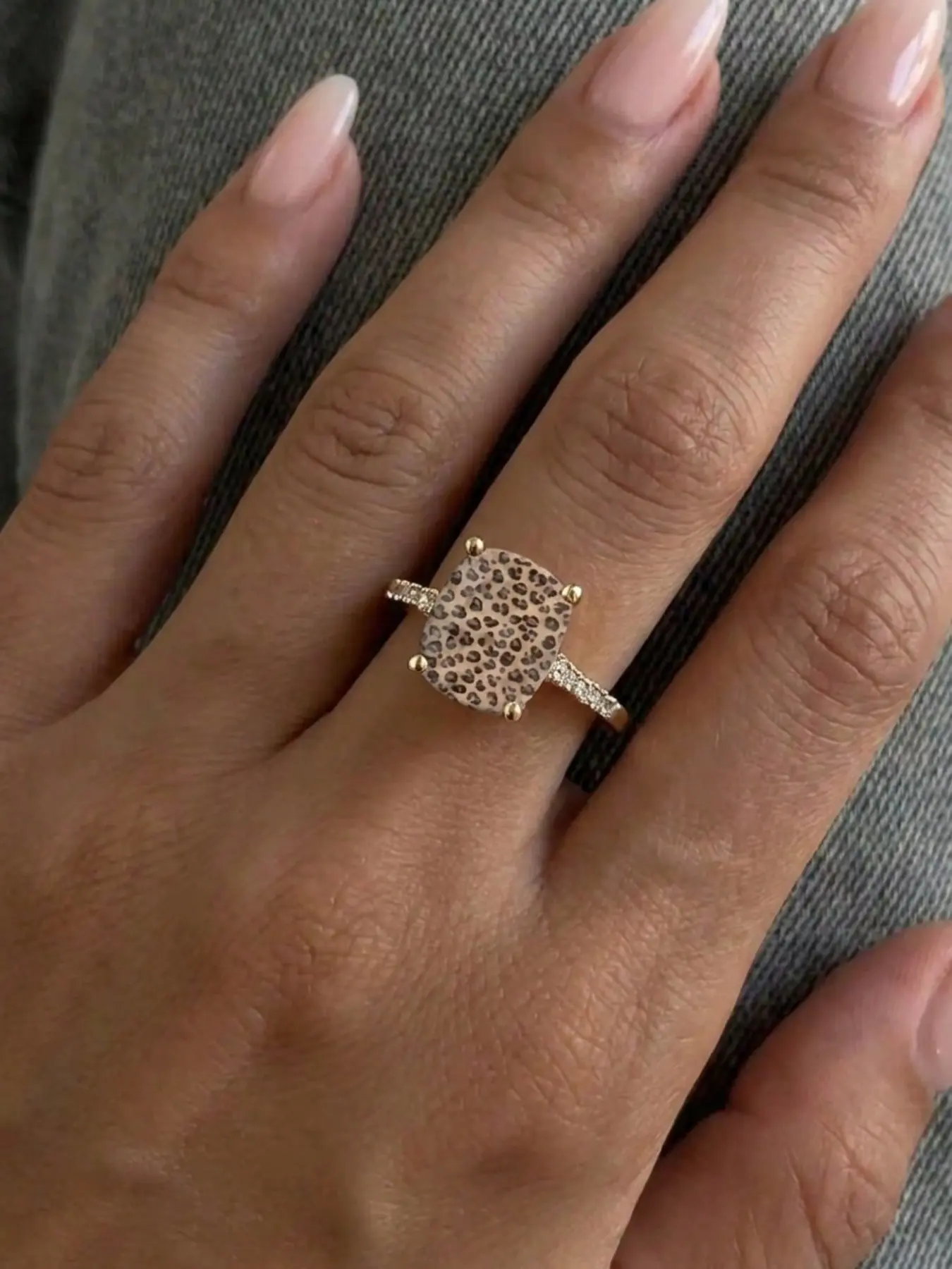 1pc Gold-Plated Faux Leopard Print Square Ring, Fashion Statement Piece, Sparkling Pave Design, Suitable For Women's Daily Wear And Party Occasions, Great Jewelry Gift Choice, Square Shape