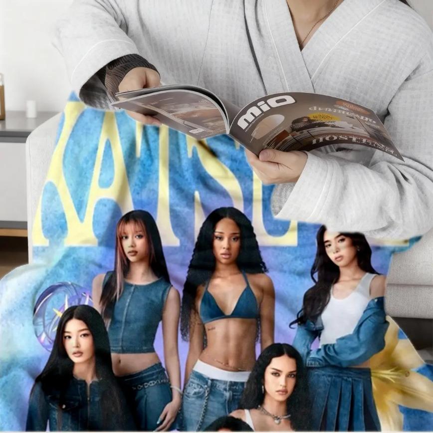 Katseye Slogan Print Blanket Large Size Ultra Soft Flannel Lightweight Cozy Warm Bedroom Couch Sofa Office Camping Travel Throw Decor Decorative Throw Perfect Birthday Gift Christmas Gift Valentine Day Gift for Kpop Fans Viral Trending Girl Group Aestheti