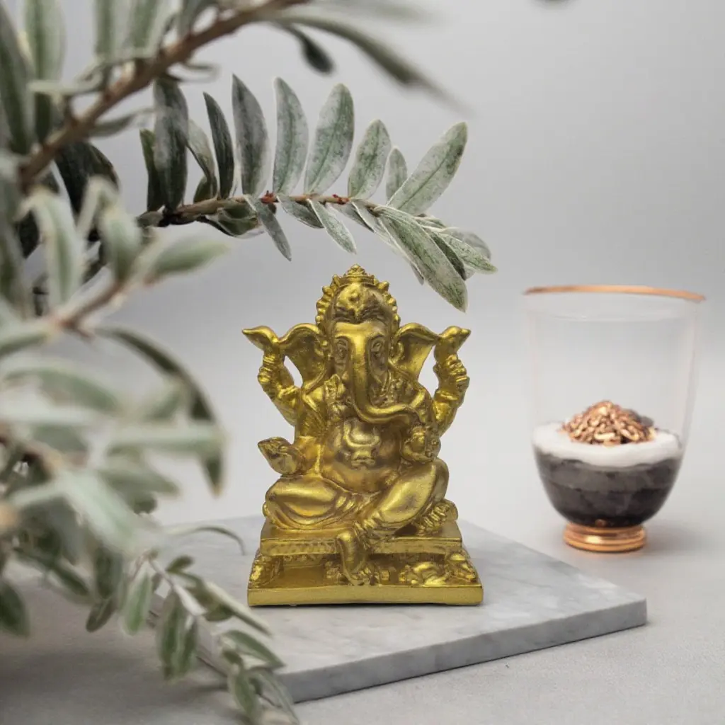 Golden Resin Elephant Head God Statue, Car Dashboard Decor, Feng Shui Home Ornament, Ideal Gift for Family and Friends