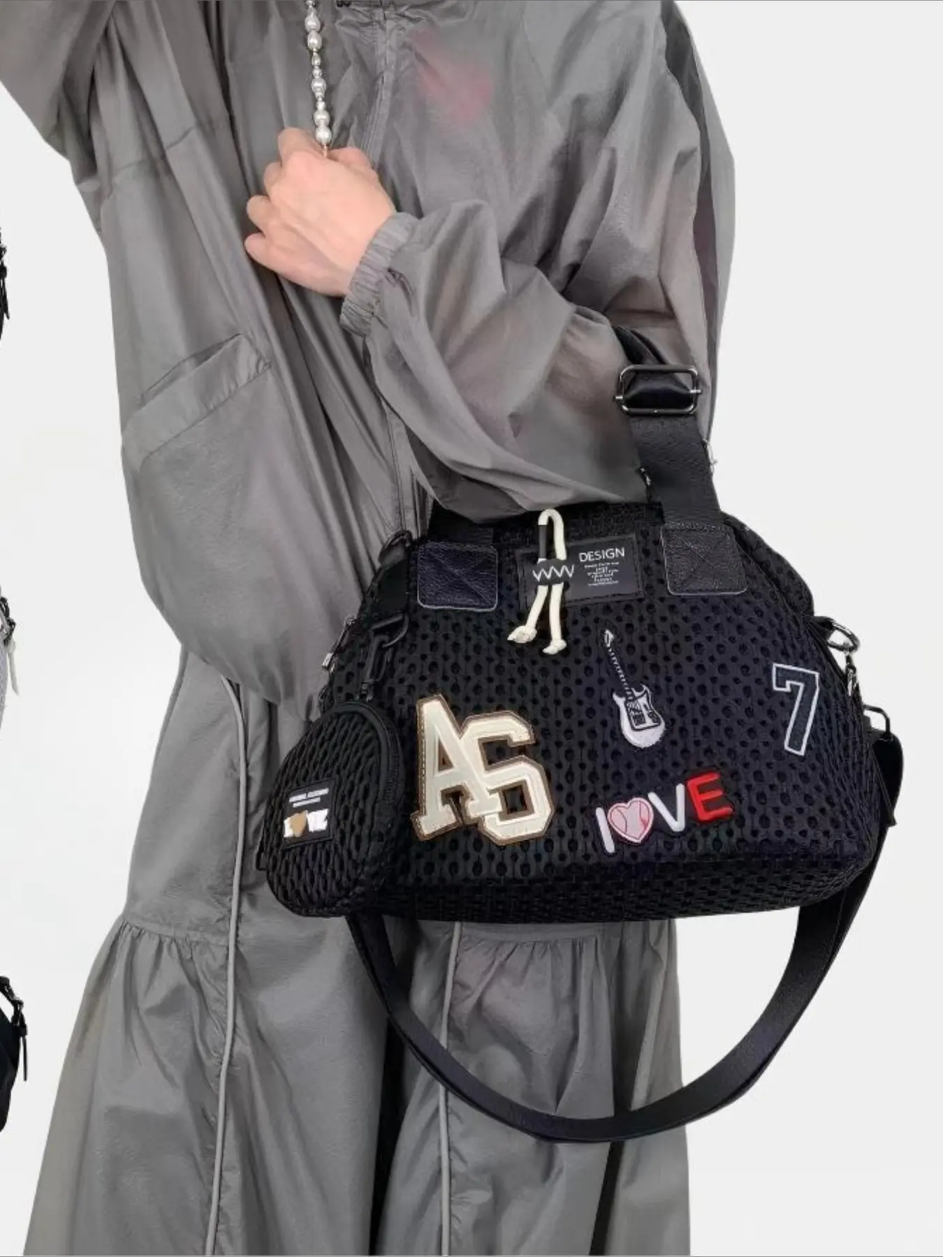 Women's fashionable carry on coin purse shoulder bag, patch tote bag with teddy bear print, leisure vacation all-in-one bag, tote bag is an essential travel item, including Christmas gift, birthday gift, sports bag and vacation bag