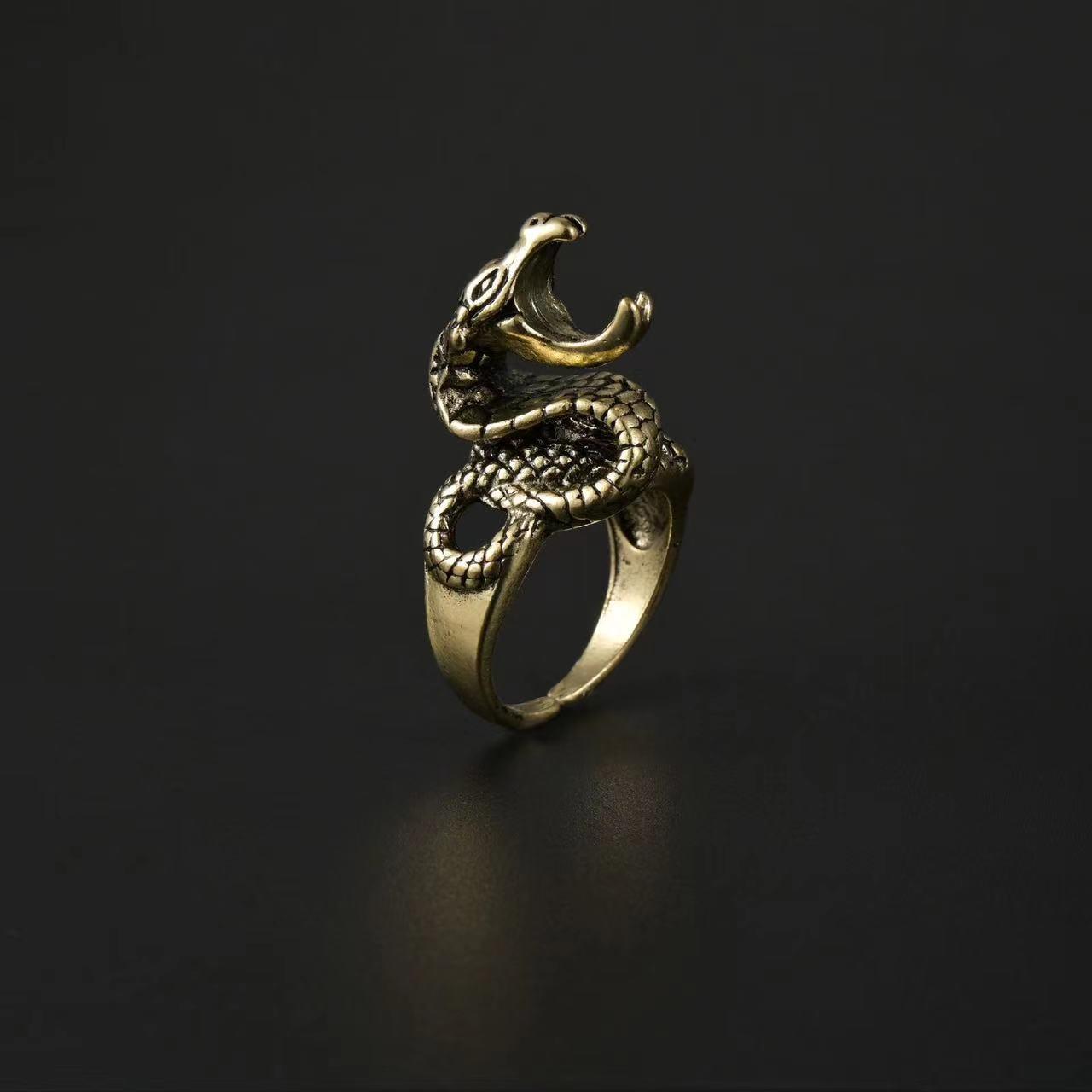 Dragon Shaped Ring Cigarette Holder Trendy Accessory Gift For Smokers
