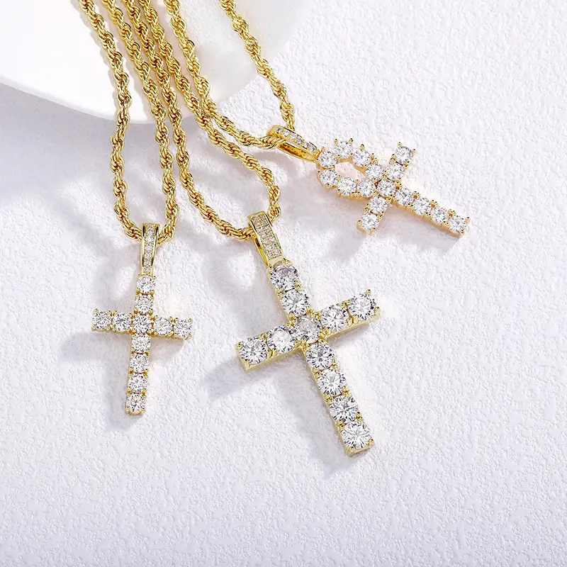QUEENDO European and American hip-hop diamond-encrusted cross copper pendant jewelry for men, simple and high-end twisted chain necklace