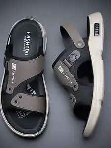 2026 New Men's Summer Anti-Slip Waterproof Beach Shoes, Summer Beach Footwear, Comfortable Casual Soft Sole Sandals, Ideal for Relaxing at the Beach