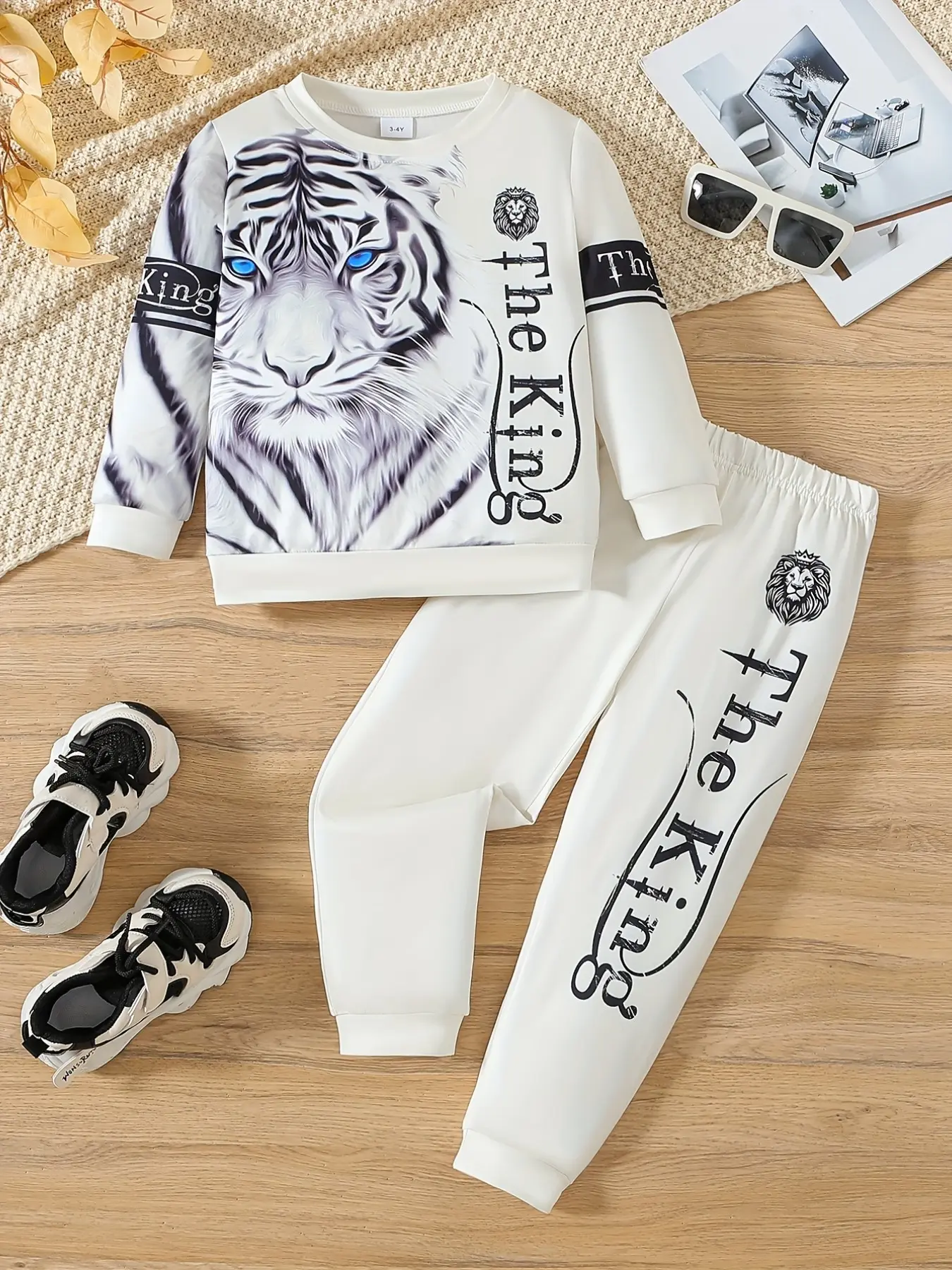 Older Boys White Tiger "The King" Streetwear 2Pcs Tracksuit, Crewneck Sweatshirt with Large Blue Eyed Tiger Portrait & "The King" Script Print + Matching Side Text Jogger Pants, Luxury Animal Graphic Outfit for City Street Shoot & School