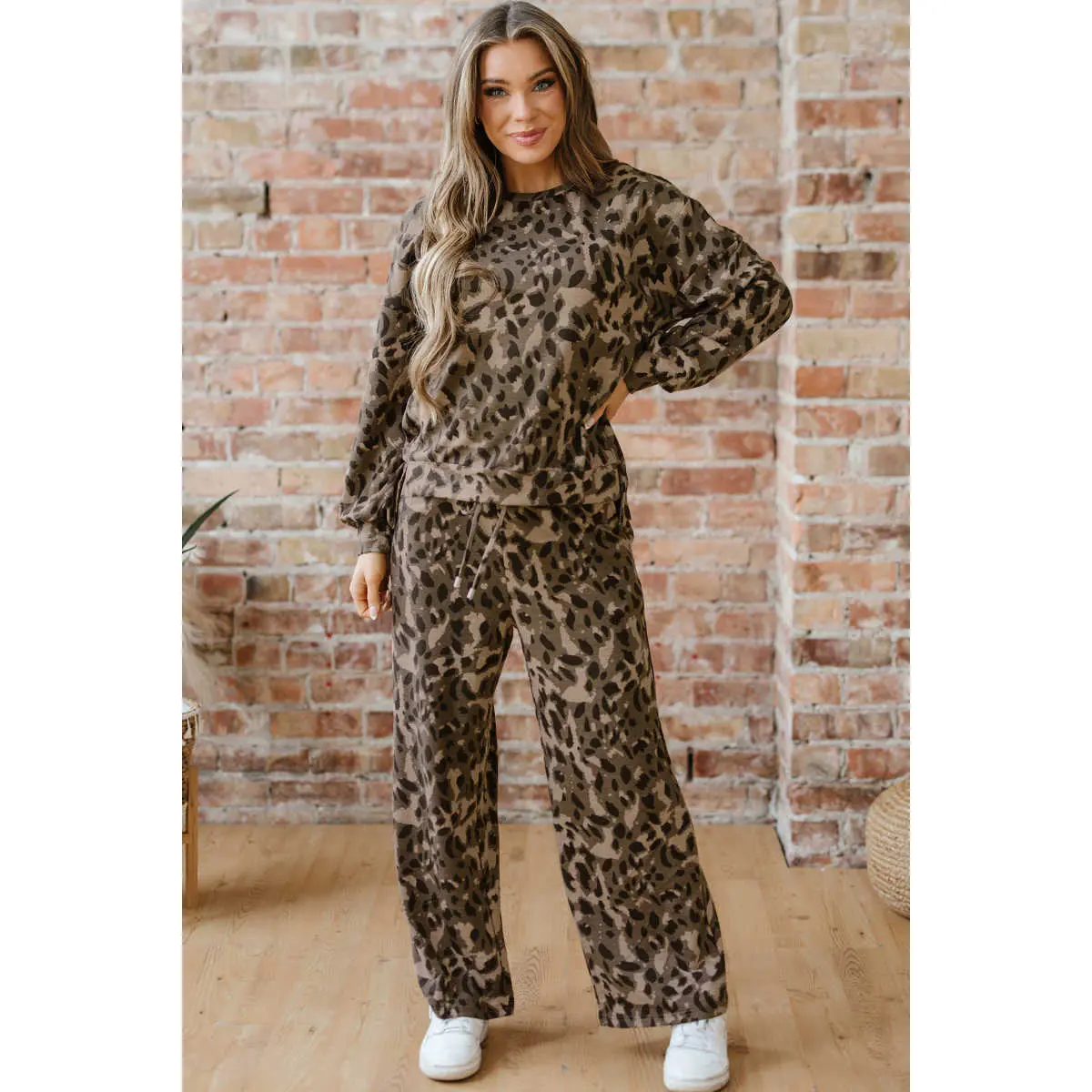Women's 2-Piece Leopard Print Outfit - Chic Long Sleeve Raw Seam Pullover Top, Adjustable Drawstring Wide Leg Comfortable Loose Pants for Everyday Casual Wear, Fashion Apparel, Loose Cut, Two Piece Set