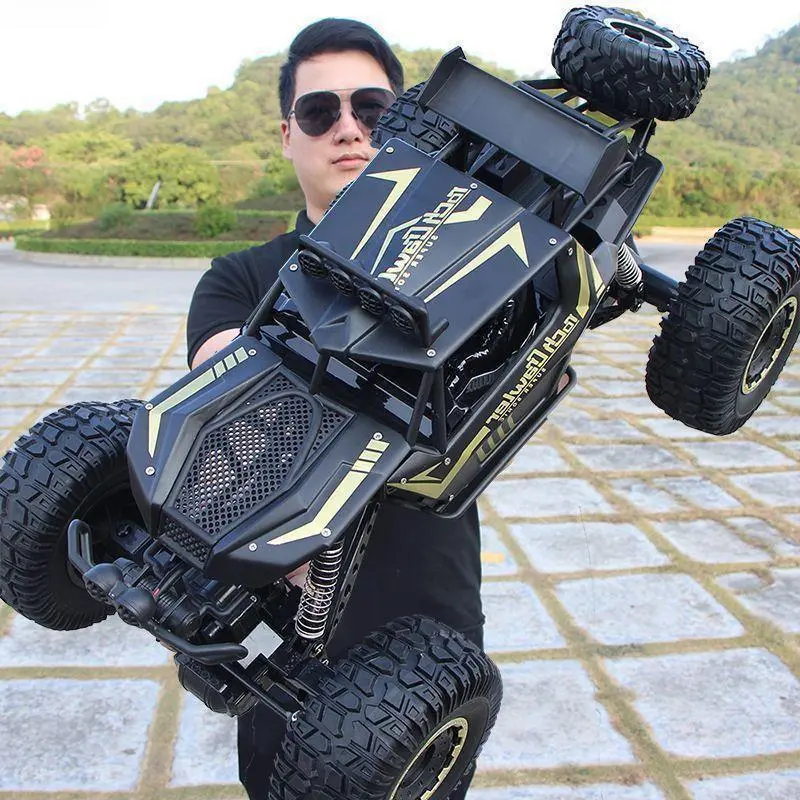 Oversized four-wheel drive alloy remote control car off-road vehicle climbing monster truck high-speed racing boy charging toy car