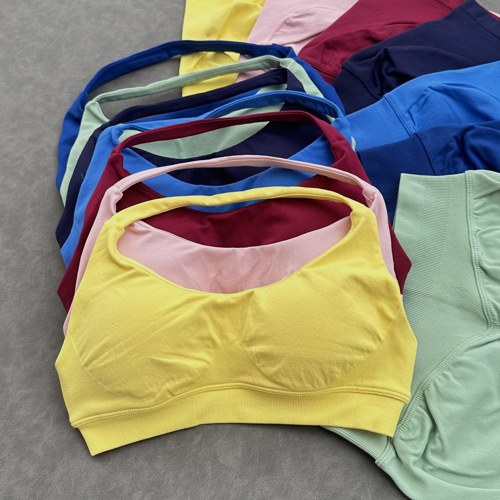 DFYNE halter neck sports bra with high-elasticity seamless bra padding, made of matte nylon fabric, provides high-intensity support for yoga and fitness.