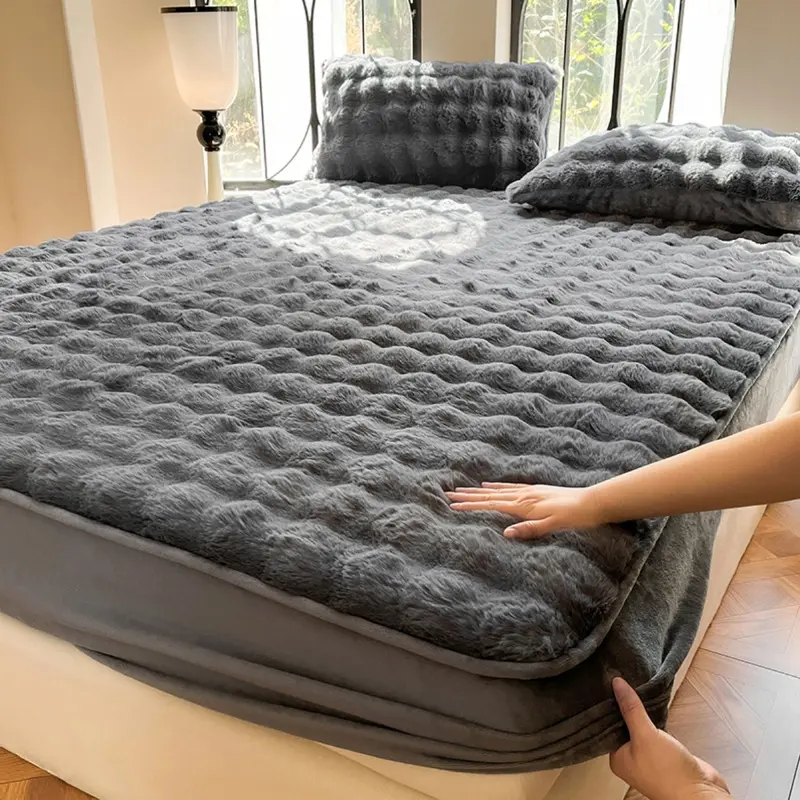 Faux Rabbit Fur Striped Fitted Sheet Set, Ultra Soft Plush Warm Solid Color Bedding, Soft Comfy Bedding, 2/3-Piece Set with 1 Fitted Sheet & 1-2 Pillowcases, All-Season Cozy Decor for Bedroom, Dorm, Guest Room & Ideal Christmas Gift