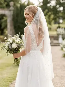 Elegant 1.5-meter single-tier pearl wedding veil,Long, soft-tulle bridal veil,White wedding headpiece with an attached comb,A romantic veil perfect for church weddings and outdoor wedding photography
