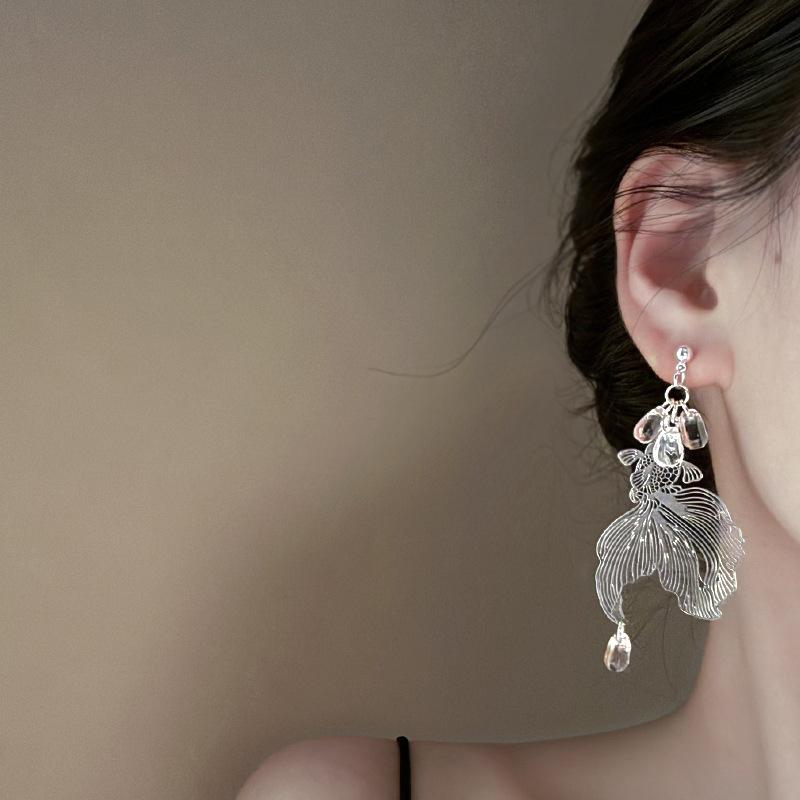 Silver Needle New Chinese Style Resin Koi Earrings, Small and Unique, Minimalist Design, National Style, High-End Earrings for Women Wholesale