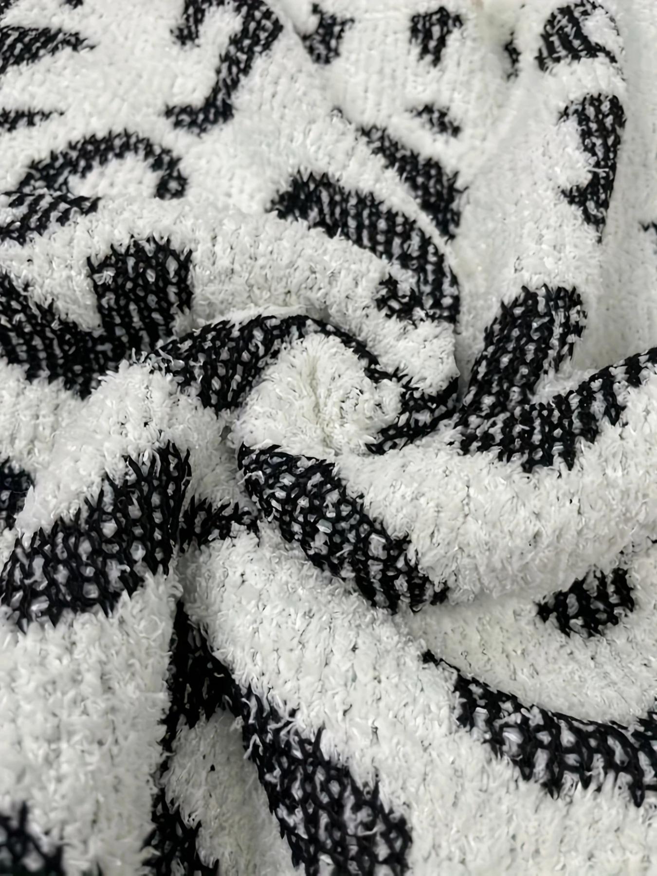 【COZY Soft Plush Feel】Women's Leopard Print Long Sleeve Top & Shorts Two-piece Set, Casual Fashion Cozy Round Neck Top & Shorts for Daily Wear, Ladies Sleepwear for Fall & Winter, Pajama