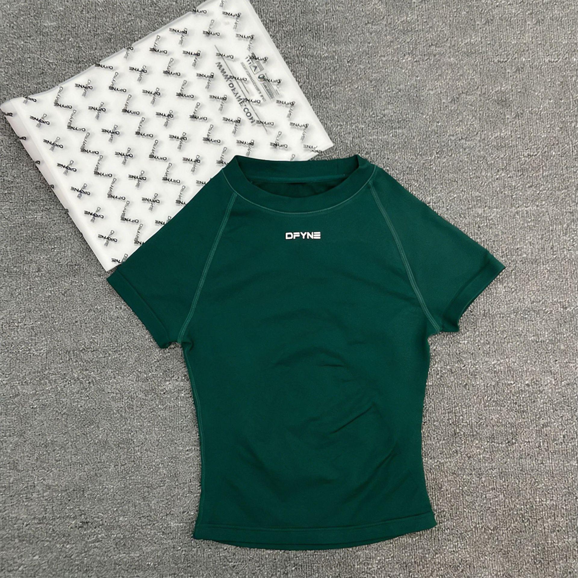 Say goodbye to stuffiness💦 DFYNE Seamless Knit Quick-Drying T-Shirt, making you love sweaty workout clothes