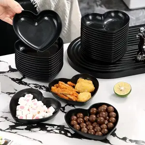 Heart-Shaped Plastic Plates, 2/4/8-Piece Set, Snack and Dessert Trays, Ideal for Parties, Festivals, Home Decor