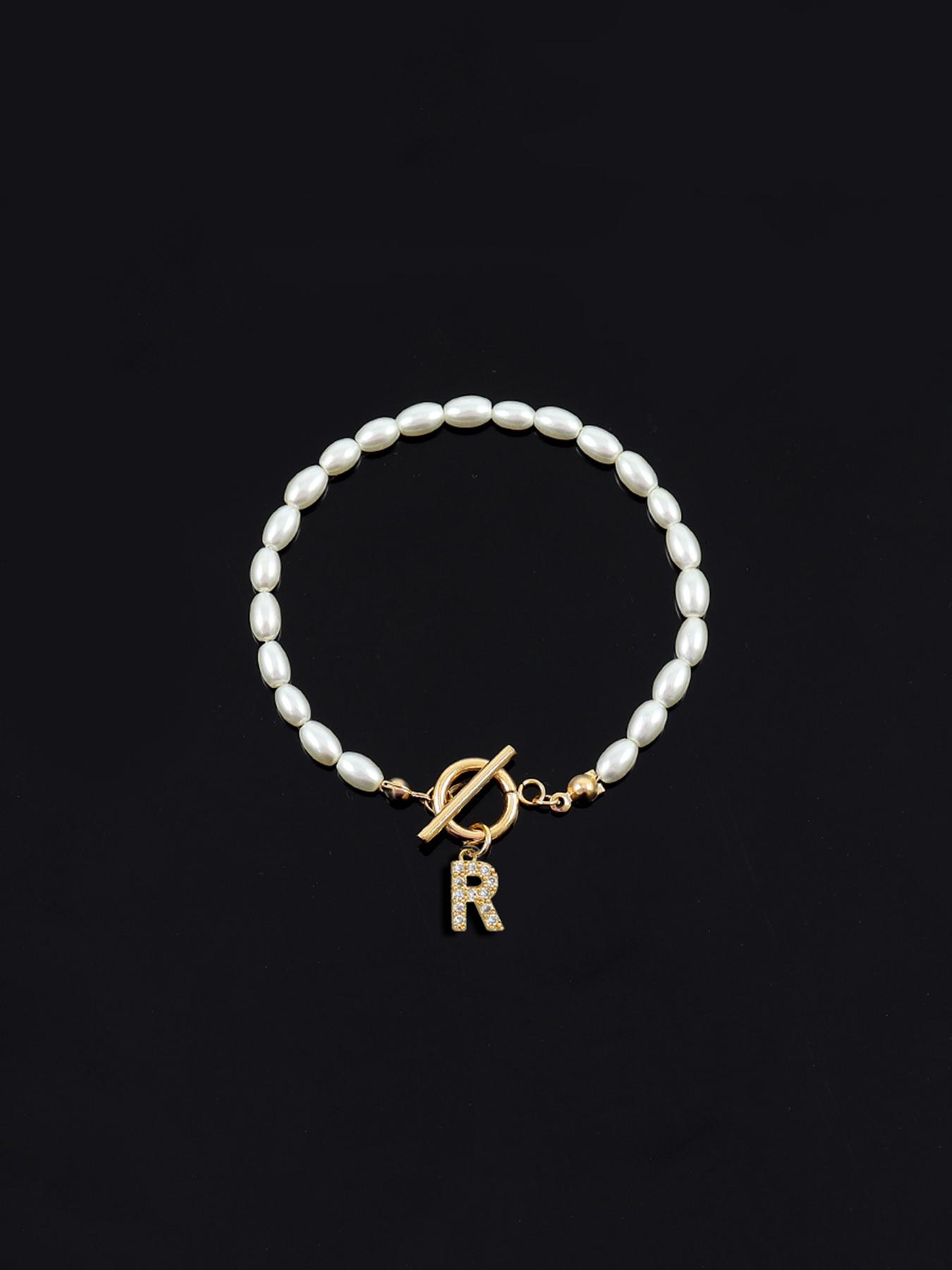 2024 Summer Women's Letter Initial Detail Faux Pearl Decor Bracelet Back To School, Stainless Steel Ot Buckle Matching Jewelry, Chain Clean Girl Accessories, Fall Outfits, Fall Freshness Fall, Letter Link Bracelet